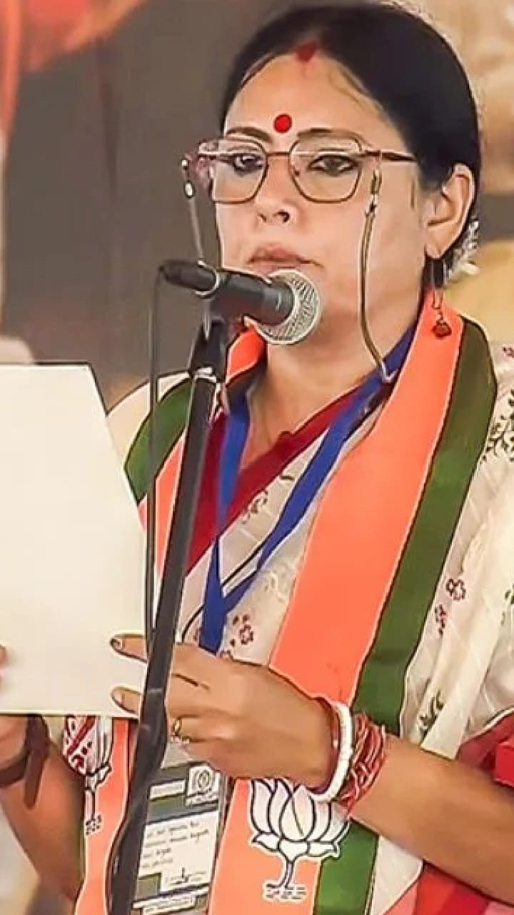 'সরকারি ভ্যাকসিন নেননি, তাহলে সরকারের ৩০০০ টাকা কেন নেবেন?' অন্নপূর্ণা ভাতা নিয়ে কড়া বার্তা অগ্নিমিত্রার