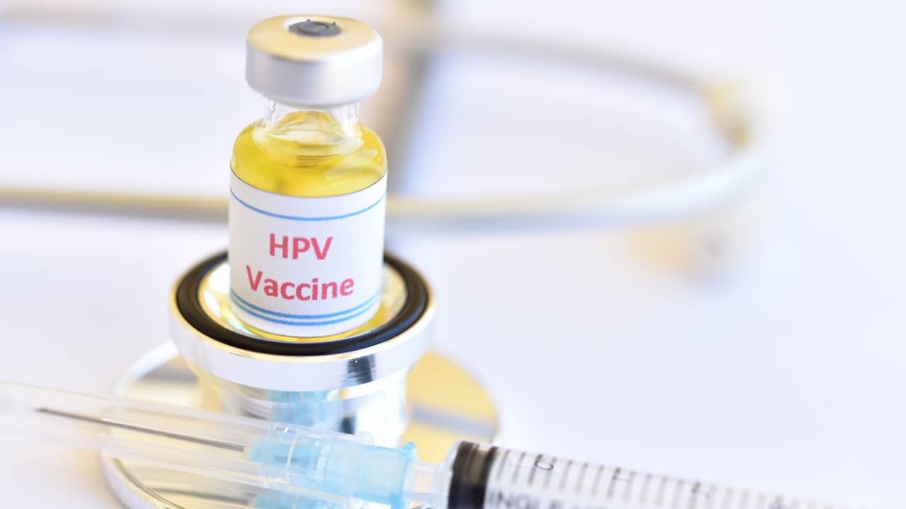 Free Cervical Cancer Vaccine: সার্ভিক্যাল ক্যানসার রুখতে ফ্রিতে টিকা দেবে রাজ্য, কারা, কবে, কোথায় পাবেন?