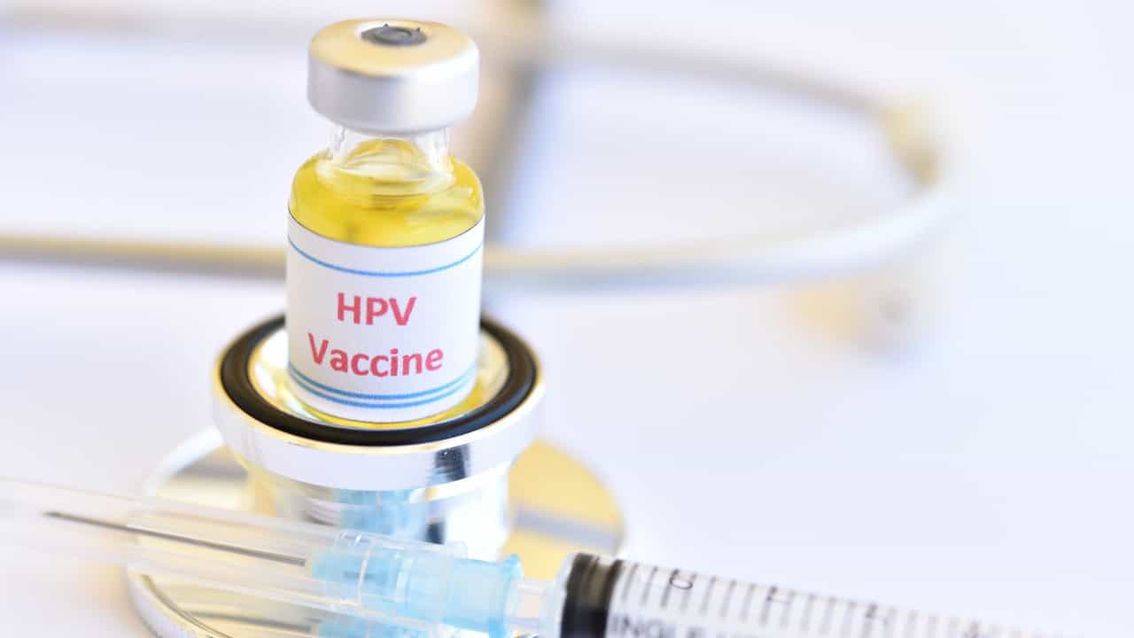 Free Cervical Cancer Vaccine: সার্ভিক্যাল ক্যানসার রুখতে ফ্রিতে টিকা দেবে রাজ্য, কারা, কবে, কোথায় পাবেন?
