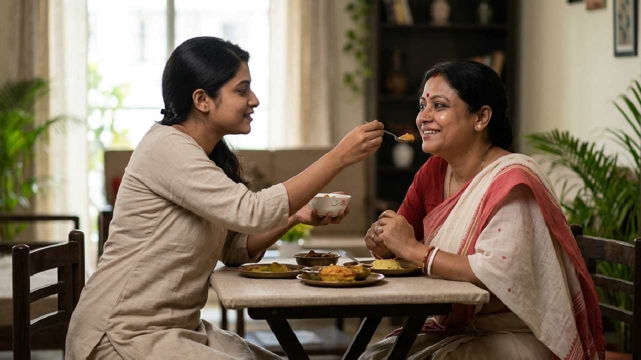সকাল থেকে মায়ের সঙ্গেই থাকুন। পুরনো অ্যালবাম খুলে বসতে পারেন অথবা ছোটবেলার মজার কোনও স্মৃতি নিয়ে আড্ডা দিন। আপনার সঙ্গ আর ভালোবাসার ছোঁয়ায় মায়ের দিনটি এমনিই বিশেষ হয়ে উঠবে। Gemini AI