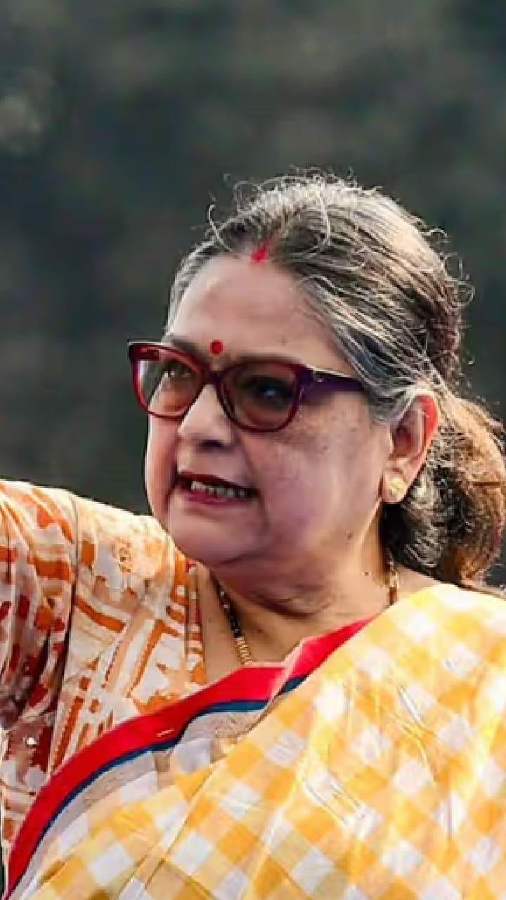 শুভেন্দুর প্রশাসনিক বৈঠকে হাজির তৃণমূল সাংসদ কাকলি ঘোষ দস্তিদার! ঘিরে তুমুল চাঞ্চল্য