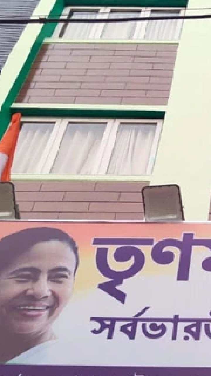 উত্তপ্ত ভবানীপুর! মমতা ঘনিষ্ঠ কাউন্সিলরের অফিসে আগুন ও ভাঙচুরের অভিযোগ