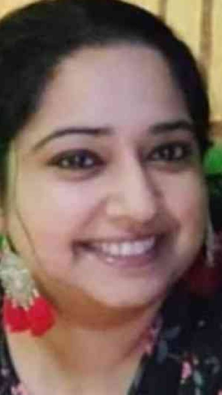 উচ্চ মাধ্যমিক শিক্ষা সংসদের সচিব পদ থেকে অপসারিত জ্যোতিপ্রিয়-কন্যা প্রিয়দর্শিনী