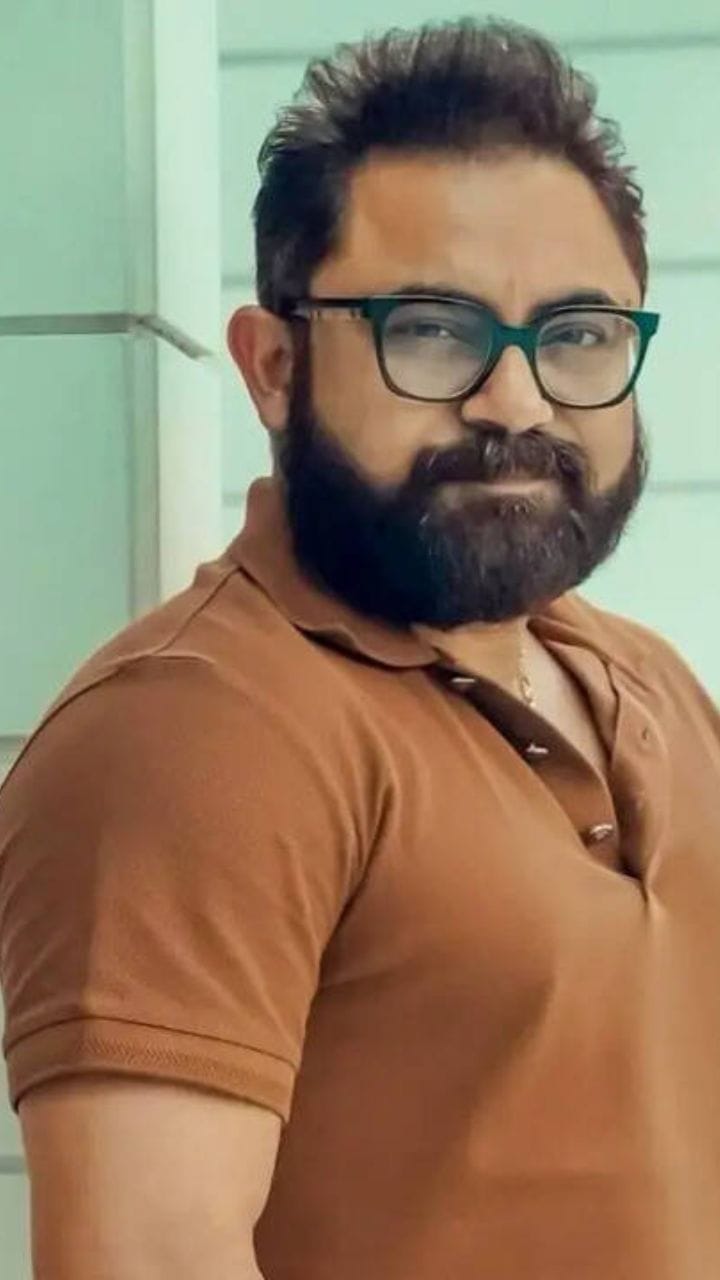 সোহম চক্রবর্তীর বিরুদ্ধে থানায় অভিযোগ