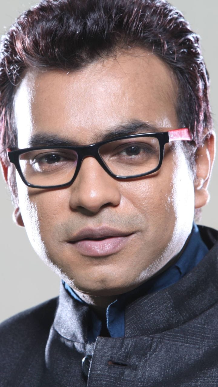 কালো পিচ রাস্তাটায় আজও রক্তের দাগ মোছেনি...: রুদ্রনীল