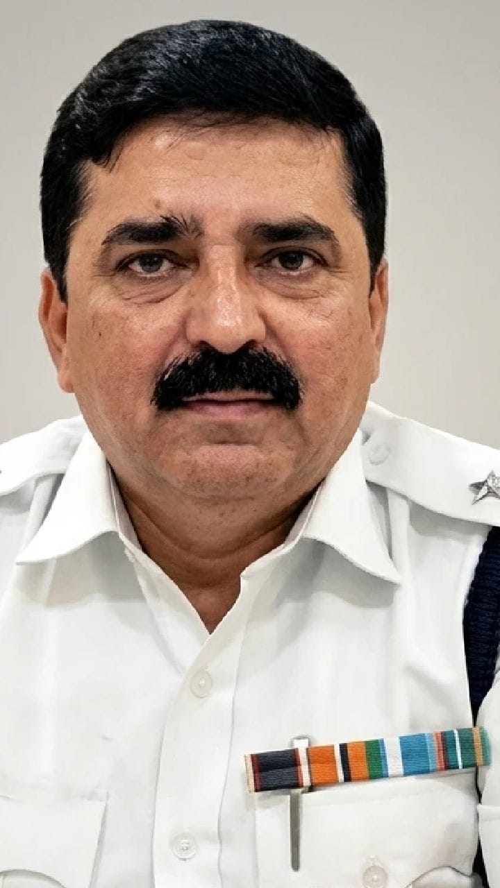 কালীঘাটের প্রাক্তন ওসির রাজপ্রাসাদ মুর্শিদাবাদে! বিপুল সম্পত্তি দেখে চোখ কপালে তদন্তকারীদের