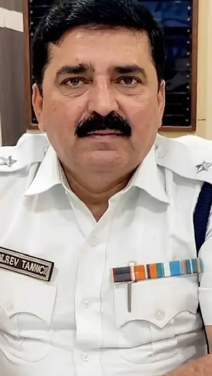 সোনা পাপ্পু মামলায় দীর্ঘ জিজ্ঞাসাবাদের পর গ্রেপ্তার ডিসিপি শান্তনু সিনহা বিশ্বাস