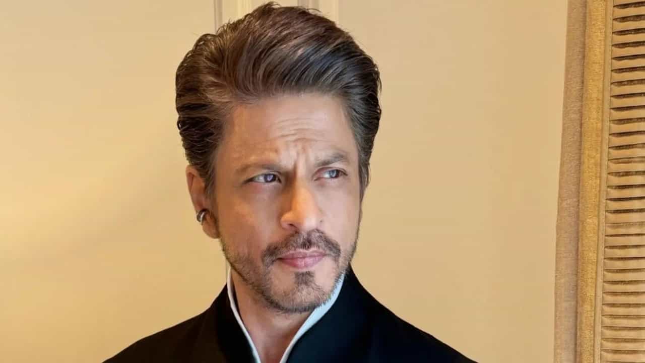 Shah Rukh Khan: এবার AI-এর ফাঁদে শাহরুখ খান, নিজেকে বাঁচাতে কোন সিদ্ধান্ত 'কিং'য়ের? Shah Rukh Khan: এবার AI-এর ফাঁদে শাহরুখ খান, নিজেকে বাঁচাতে কোন সিদ্ধান্ত 'কিং'য়ের?