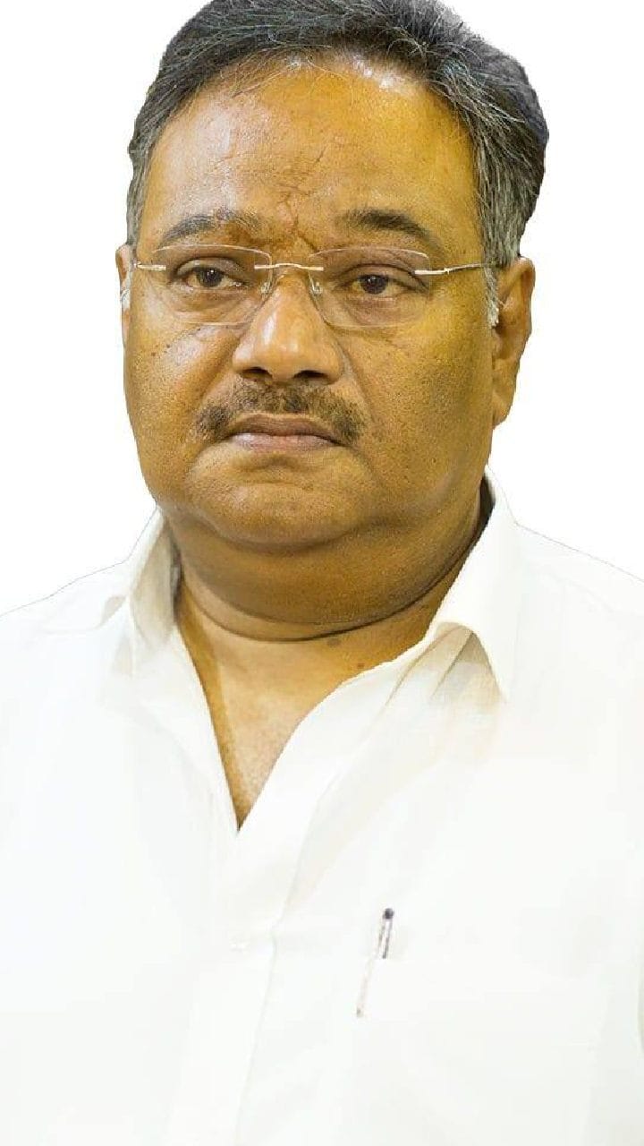 'নেতা পার্থ আমার কাছে নতুন, অভিনেতা পার্থ নয়', একাডেমিতে নাটক দেখে প্রশংসা শমীকের