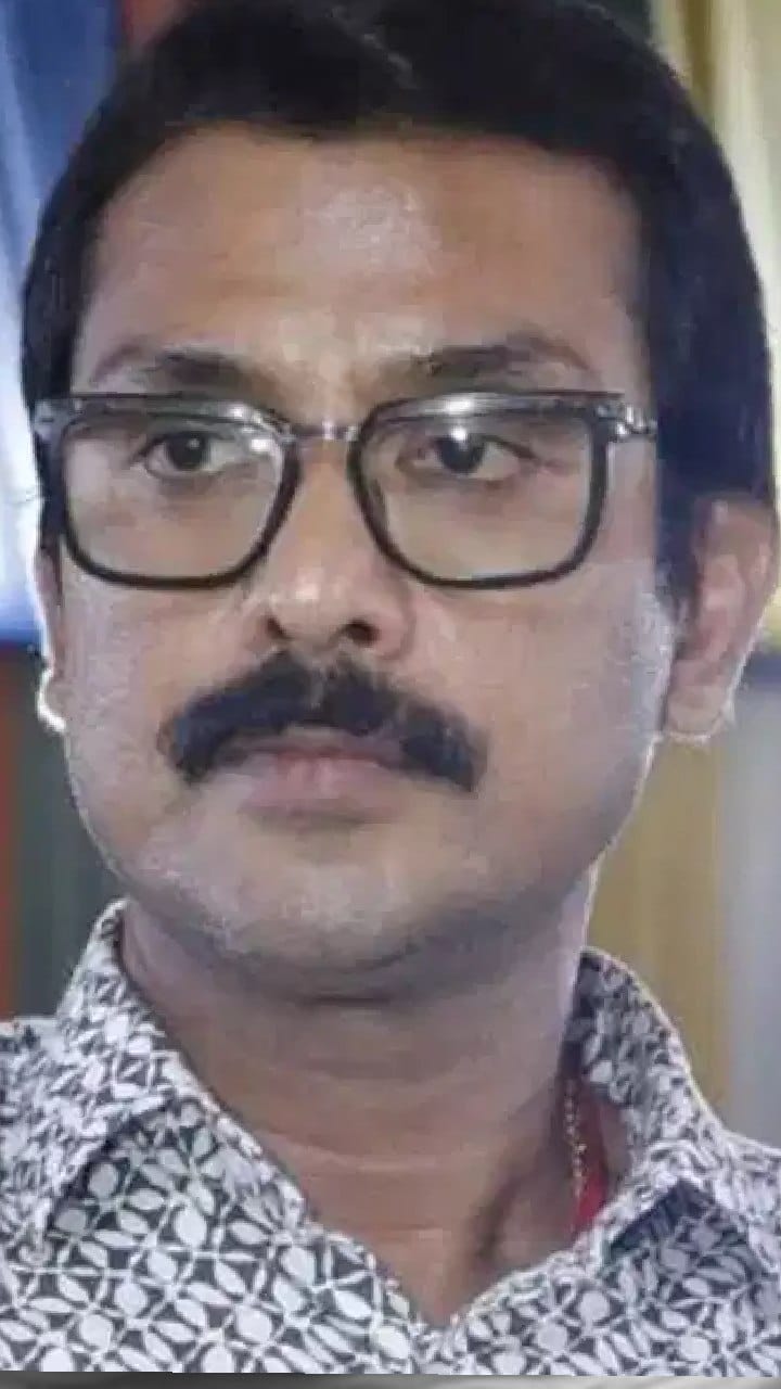 আইনি বিচ্ছেদের পথে স্বরূপ বিশ্বাসের স্ত্রী! দুর্নীতির অভিযোগের সঙ্গে কি কোনও সম্পর্ক আছে?