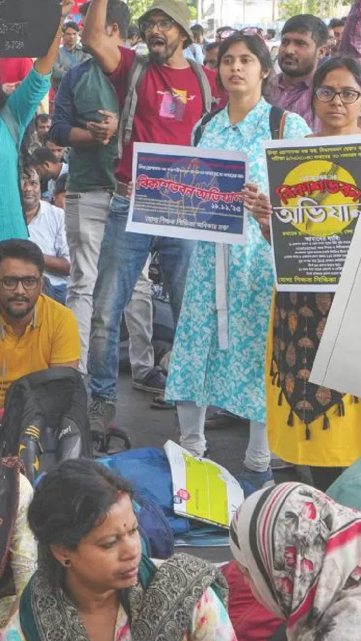 বিপুল অংকের টাকা ফেরাতে হবে 'অযোগ্য' শিক্ষকদের, অনাদায়ে জামিন অযোগ্য ধারায় মামলার হুঁশিয়ারি