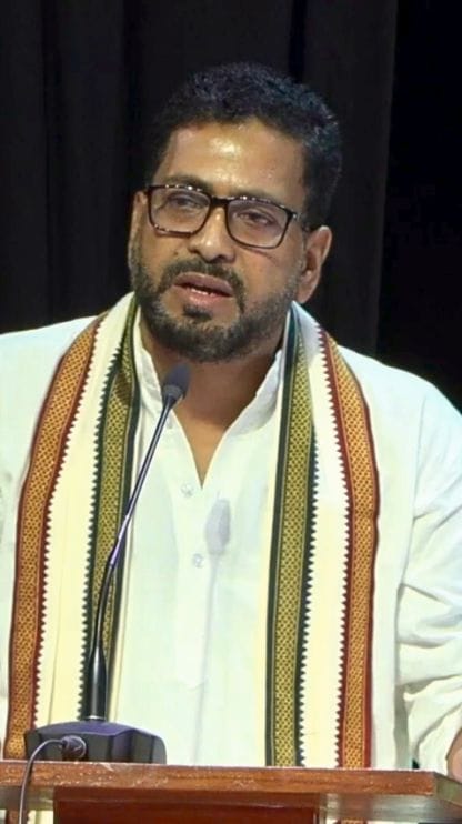কীভাবে এখনও বালিপাচার হচ্ছে? IC-কে  প্রশ্ন পর্যটনমন্ত্রীর