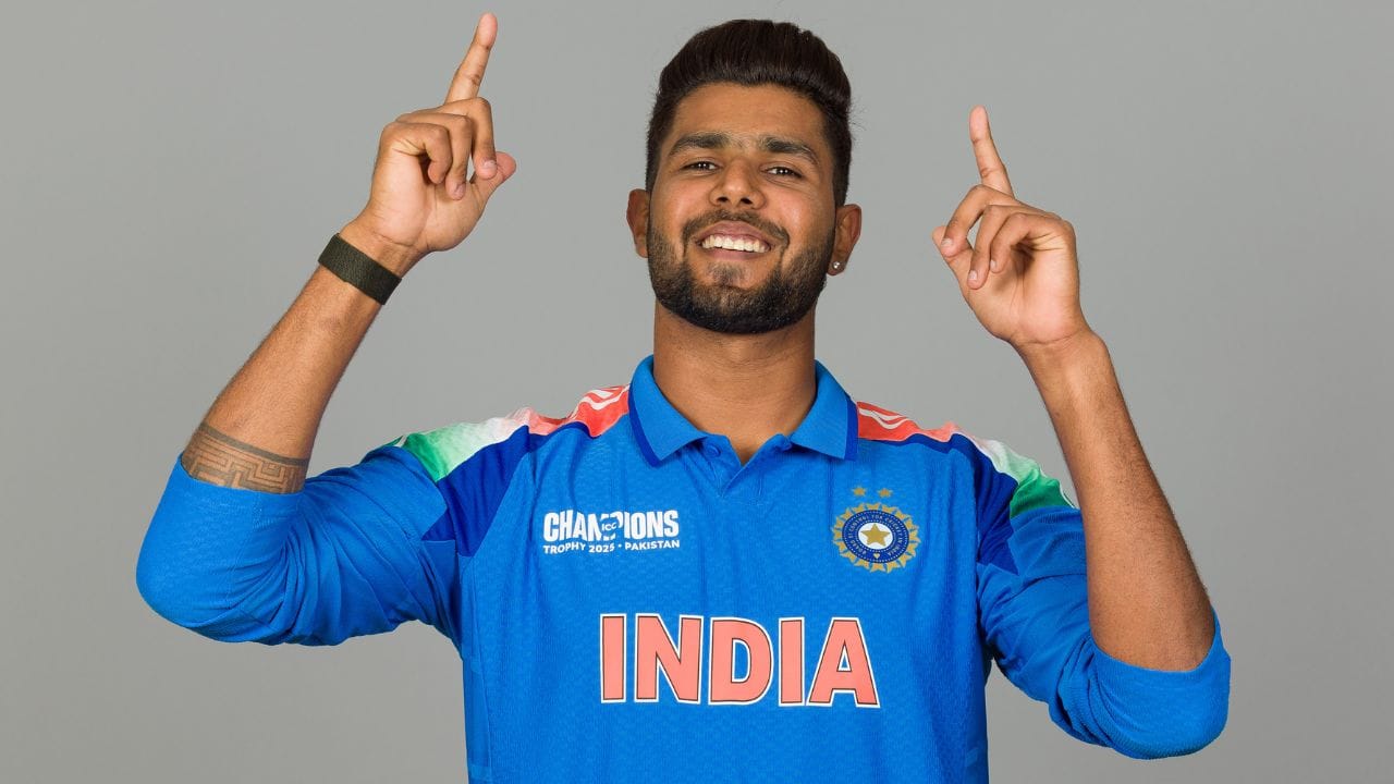 আজ স্পিনার হিসেবে খেলছেন ওয়াশিংটন সুন্দর ও হর্ষ দুবে। কারণ চেন্নাইয়ের এমএ চিদম্বরমের পিচ সাধারণত স্পিনারদের সাহায্য করে। (Credit - Getty Images)