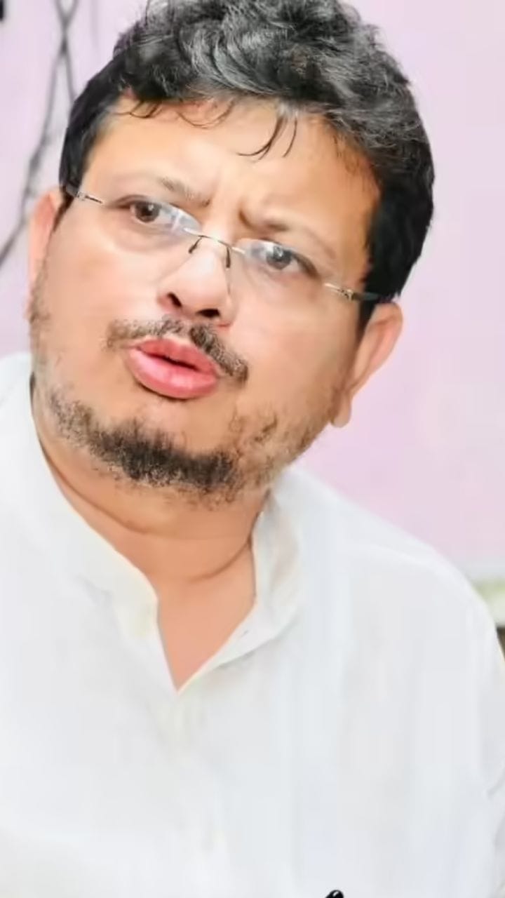 MLA হস্টেলে মুড়ি খেতে গিয়েছিলাম, মুড়ি-শশা...: ঋতব্রত