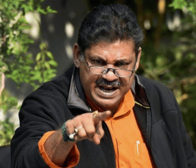 কাদের 'গদ্দার' বললেন কীর্তি আজাদ?