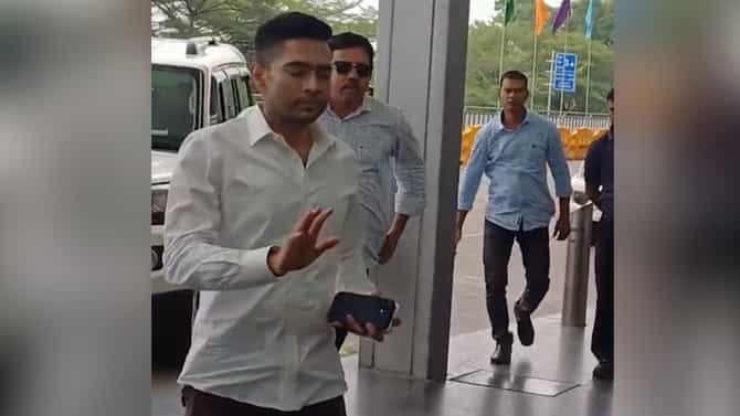 তড়িঘড়ি দিল্লি পাড়ি অভিষেকের, লোকসভায় তৃণমূলের ভাঙন রুখতে পারবেন?