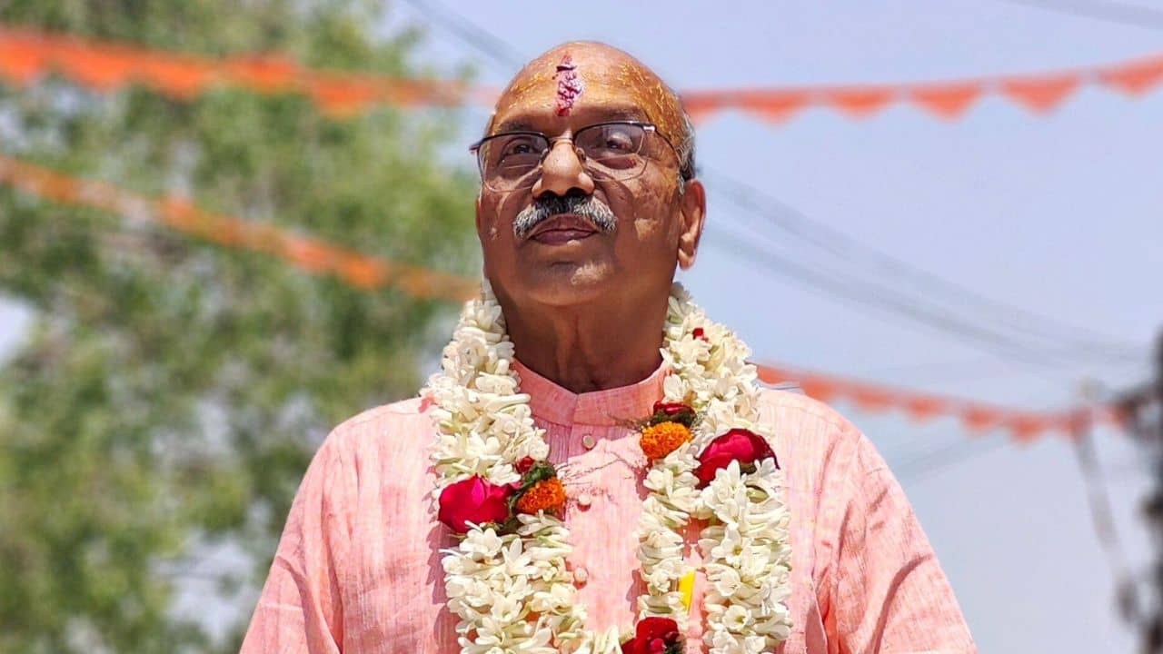 Minister Ajay kumar podder profile: পেশাদার ডাক্তার, করতেন RSS,আজ তিনি বাংলার মন্ত্রী, চিনে নিন অজয়কে