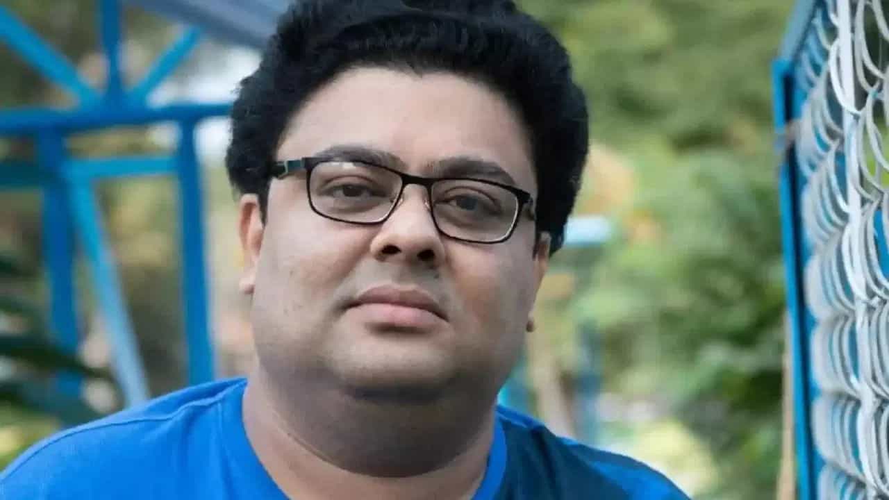 এক বছর আগেই চুপি চুপি বিয়ে সেরেছেন অম্বরীশ! প্রকাশ্যে এল ছবি, পাত্রী কে জানেন? এক বছর আগেই চুপি চুপি বিয়ে সেরেছেন অম্বরীশ! প্রকাশ্যে এল ছবি, পাত্রী কে জানেন?