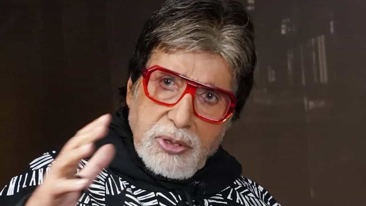 কাজের তাগিদে বিনিদ্র রজনী! ৮৩ বছর বয়সেও অমিতাভের সঙ্গী কে জানেন? কাজের তাগিদে বিনিদ্র রজনী! ৮৩ বছর বয়সেও অমিতাভের সঙ্গী কে জানেন?