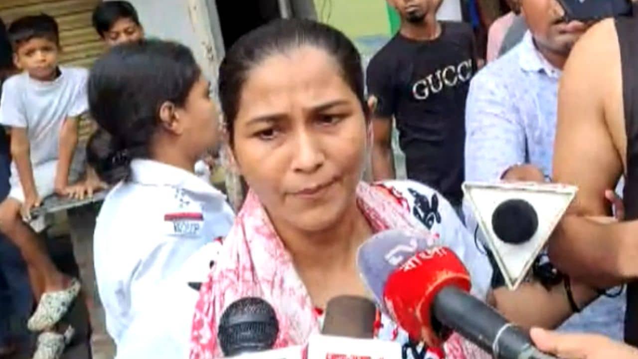 Aparupa poddars Husband arrest: উপরওয়ালা এর বিচার করবে..., চোখের সামনে স্বামী শাকিরকে NIA গাড়িতে তুলতেই বললেন অপরূপা
