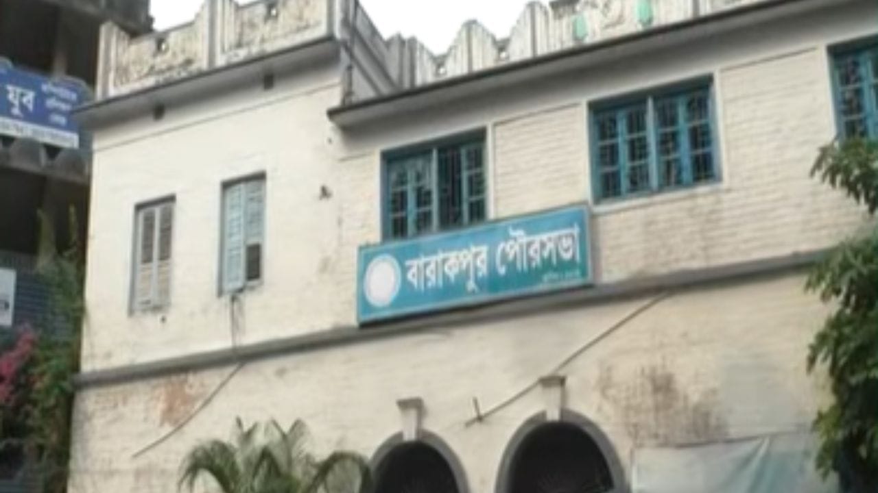 Barrackpore Municipality: ব্যারাকপুর পুরসভাও হাতছাড়া তৃণমূলের, পদত্যাগ তিন বারের চেয়ারম্যান উত্তম দাসের, ছাড়লেন দলও