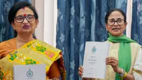 মমতার দিকে চন্দ্রিমা, ছেলে সৌরভ ঋতব্রতর শিবিরে,এটা কোন অঙ্ক আবার?