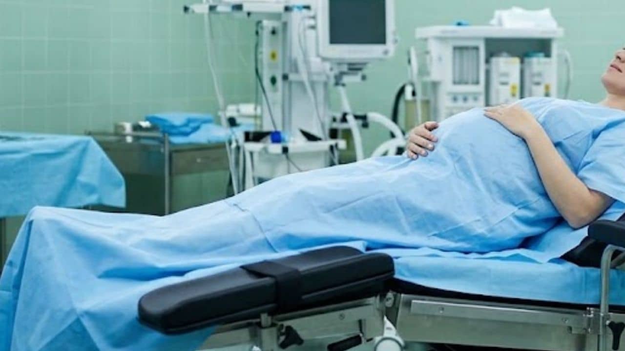 Medical Negligence: অপারেশন টেবিলে প্রসূতি, তাঁর পেট খুলে রেখেই পালিয়ে গেল হাতুড়ে ডাক্তার! মর্মান্তিক পরিণতি আশাকর্মীর