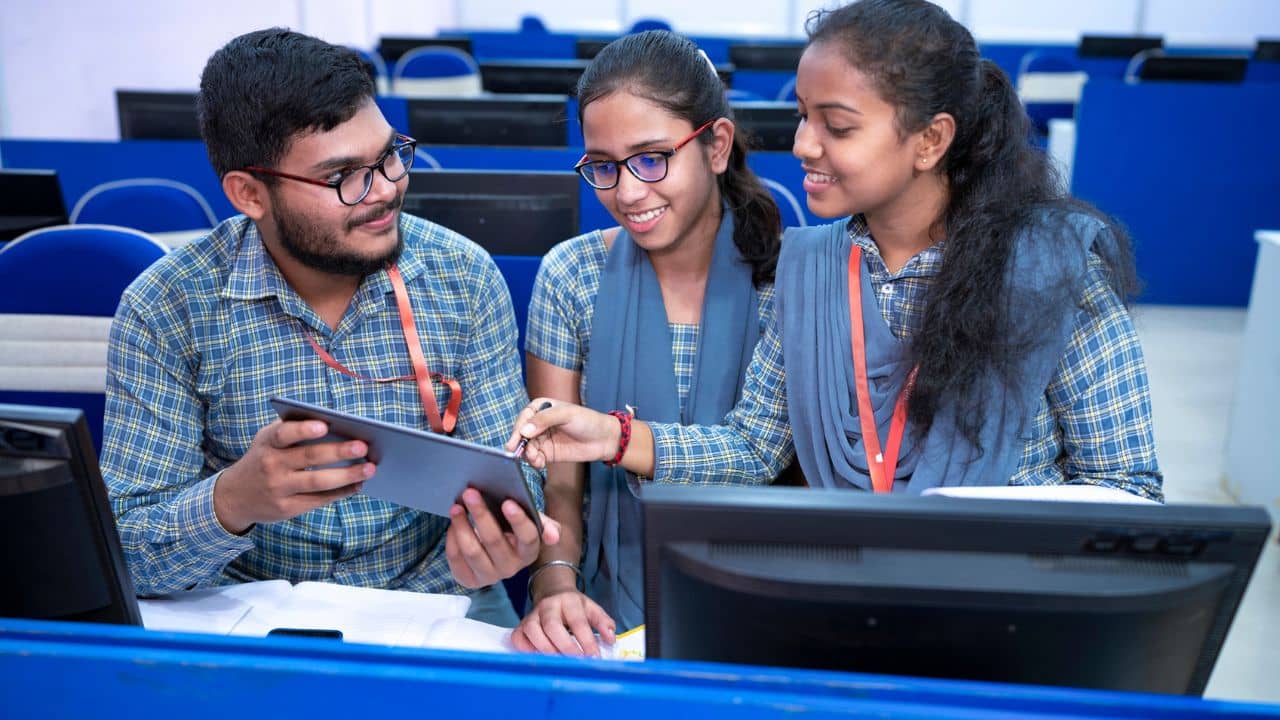Free Education: সরকারি স্কুল-কলেজগুলিতে কেজি থেকে এম.এ পর্যন্ত শিক্ষা বিনামূল্যে, বড় ঘোষণা সরকারের
