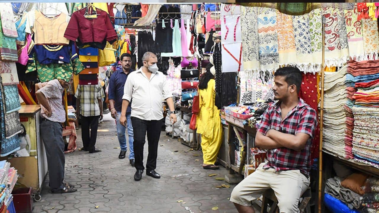 Hawkers: ৭ দিন! এবার স্টেশন নয়, সময় দিয়ে দেওয়া হল ফুটপাতের হকারদের