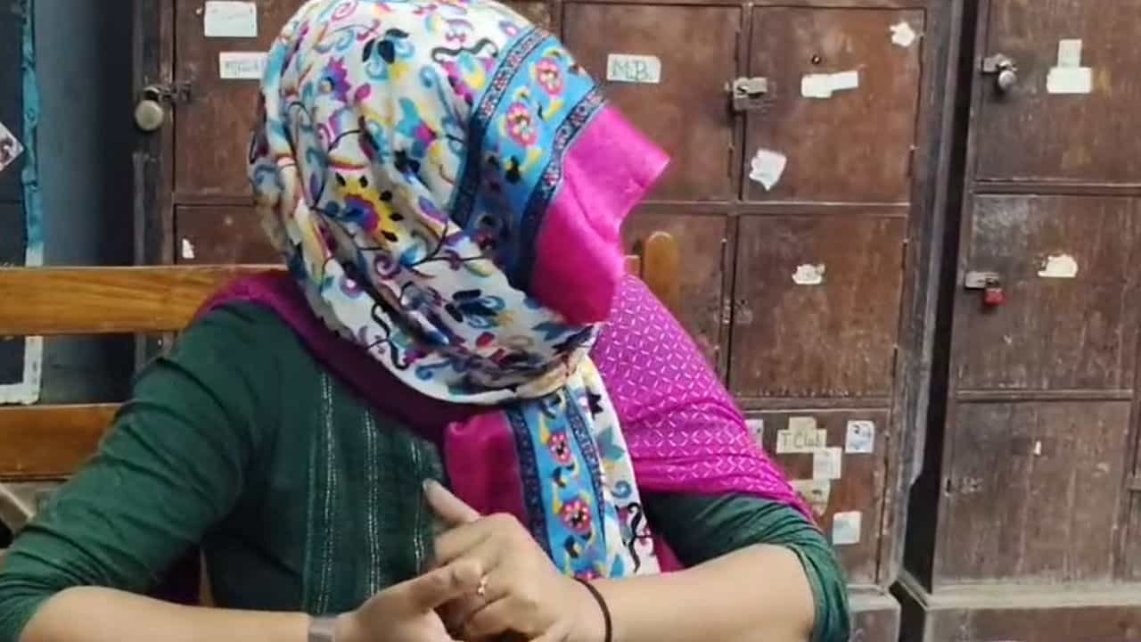 Physical Harassment Case: 'স্কুলের অফিস রুমে জোর করে...', প্রধান শিক্ষকের বিরুদ্ধে বিস্ফোরক অভিযোগ সহ শিক্ষিকার Physical Harassment Case: 'স্কুলের অফিস রুমে জোর করে...', প্রধান শিক্ষকের বিরুদ্ধে বিস্ফোরক অভিযোগ সহ শিক্ষিকার