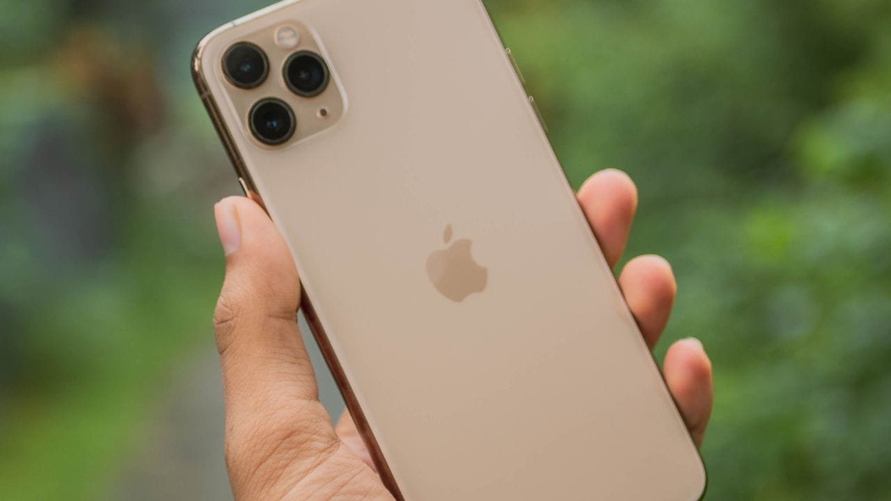 আপনার কাছে যদি পুরনো iPhone 12 থাকে, তাহলে তা এক্সচেঞ্জ করে আরও বেশি ছাড় পেতে পারেন। ফ্লিপকার্টের ট্রেড-ইন অফারে পুরনো স্মার্টফোন বদলে সর্বোচ্চ ৪৭ হাজার ৩৫০ টাকা পর্যন্ত ছাড়ের সুবিধা পাওয়া যাবে। তবে প্রকৃত এক্সচেঞ্জ মূল্য নির্ভর করবে ফোনের মডেল, অবস্থা এবং ব্যাটারির উপর।

