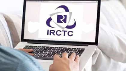 মাসে কতগুলি ট্রেনের টিকিট কাটা যায়? এই সংখ্যা পেরোলেই আর হবে না বুকিং