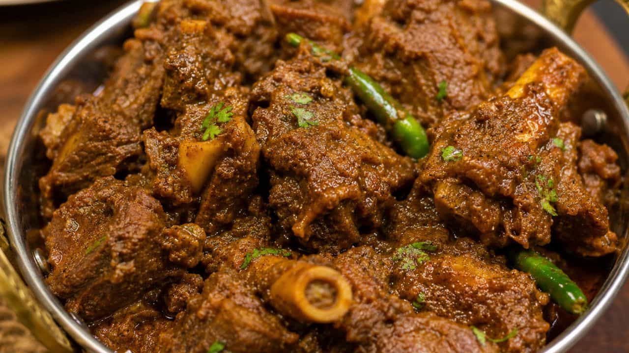 Jhatka Meat: ঝটকা মাংস আসলে কী? ঝটকা মাংসের স্বাদ কি অন্য মাংসের তুলনায় ভালো? Jhatka Meat: ঝটকা মাংস আসলে কী? ঝটকা মাংসের স্বাদ কি অন্য মাংসের তুলনায় ভালো?