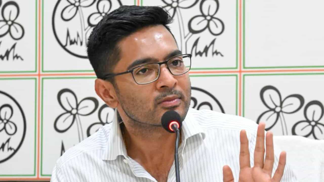 Abhishek Banerjee: 'ব্যাক ডেটে সই করা হল কেন?' অভিষেককে যে ১৫টি প্রশ্ন করতে পারে CID Abhishek Banerjee: 'ব্যাক ডেটে সই করা হল কেন?' অভিষেককে যে ১৫টি প্রশ্ন করতে পারে CID