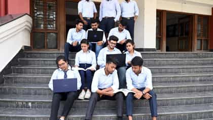 পুঁথিগত পড়াশোনার বাইরে এক বৃহত্তর জীবনের পাঠ দিচ্ছে ওমদয়াল গ্ৰুপ