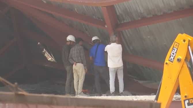 LIVE: প্রাথমিক উদ্ধারকাজ শেষ হল তারাতলায়, চলছে নমুনা সংগ্রহ