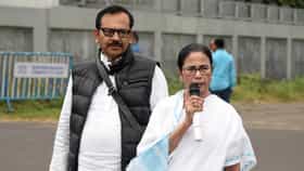 মমতার দু'পাশে হাঁটতেন, সেই ফিরহাদ-অরূপকে শোকজ নোটিস