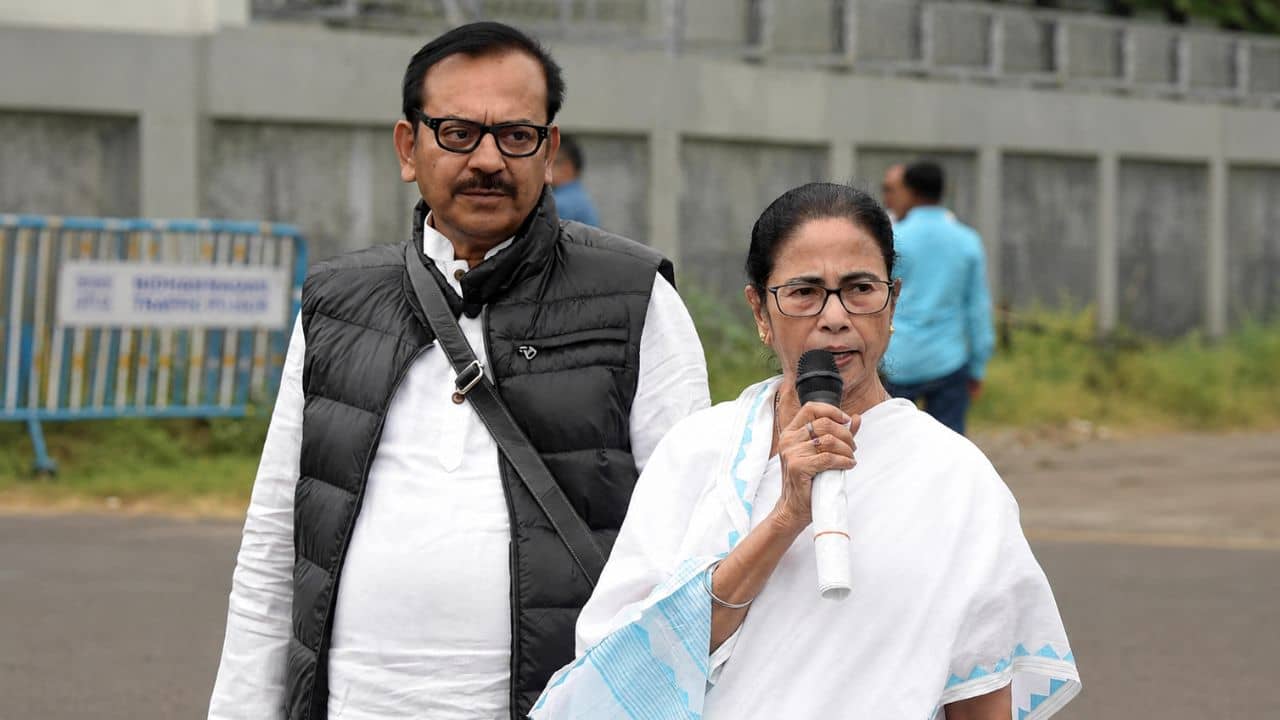 TMC Show Cause Notice: মমতার দুপাশে হাঁটতেন, সেই ফিরহাদ-অরূপকে শোকজ নোটিস, তালিকায় একগুচ্ছ নাম