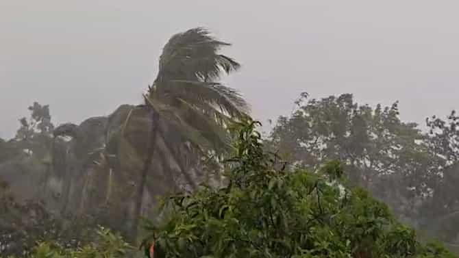 একধাক্কায় ৭ ডিগ্রি কমল তাপমাত্রা, শহর জুড়ে অরেঞ্জ অ্যালার্ট