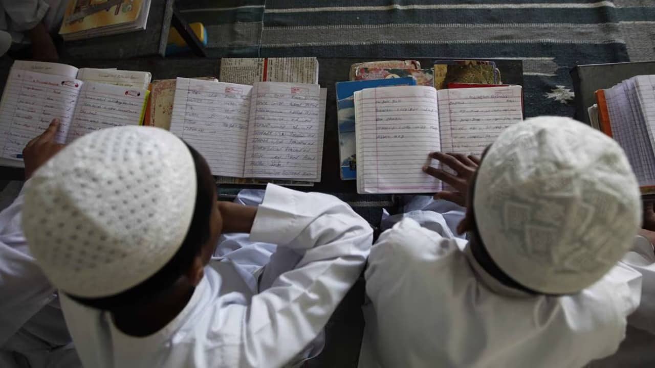 Madrasas in West Bengal: রাজ্যের সব মাদ্রাসা নিয়ে নড়েচড়ে বসল সরকার, ১ মাসের মধ্যে রিপোর্ট তলব