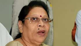সামনে এসেছে সই, ইস্তফা দিলেন মালা রায়