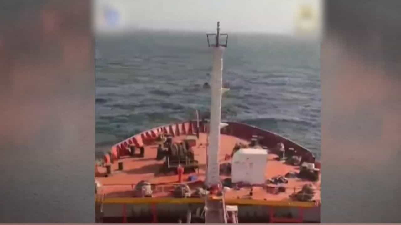 Oman Oil Tanker Attack: মার্কিন রণতরীর হামলা তেলের জাহাজে, ওমান উপকূলে মৃত্যু ৩ ভারতীয় নাবিকের Oman Oil Tanker Attack: মার্কিন রণতরীর হামলা তেলের জাহাজে, ওমান উপকূলে মৃত্যু ৩ ভারতীয় নাবিকের
