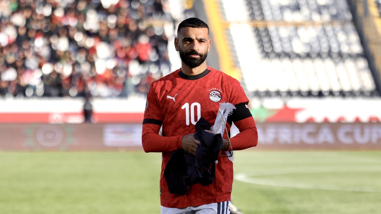 মো সালাহ (মিশর): 'মিশরীয় ফুটবলের রাজা' হিসেবে পরিচিত মো সালাহর এটা শেষ বিশ্বকাপ। লিভারপুলের এই তারকা ফুটবলার বিশ্ব ফুটবলের মানচিত্রে মিশরকে এক অনন্য জায়গায় নিয়ে গিয়েছেন। মিশরের জার্সিতে শেষবার কিছু চমকপ্রদ করে দেখতে তৈরী এই গতিশীল ফুটবলার। (Credit - Getty Images)