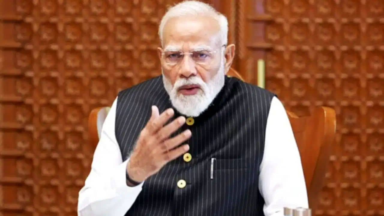 PM Narendra Modi: সরকারি প্রকল্প বাস্তবায়নে যেন গাফিলতি না হয়, বড় বার্তা মোদীর