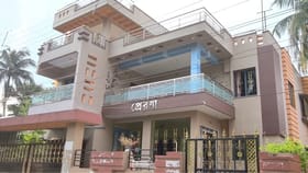 পৌরপ্রধান হতেই মাটির বাড়ি হল 'রাজপ্রাসাদ', যুক্তি দিলেন TMC নেতা