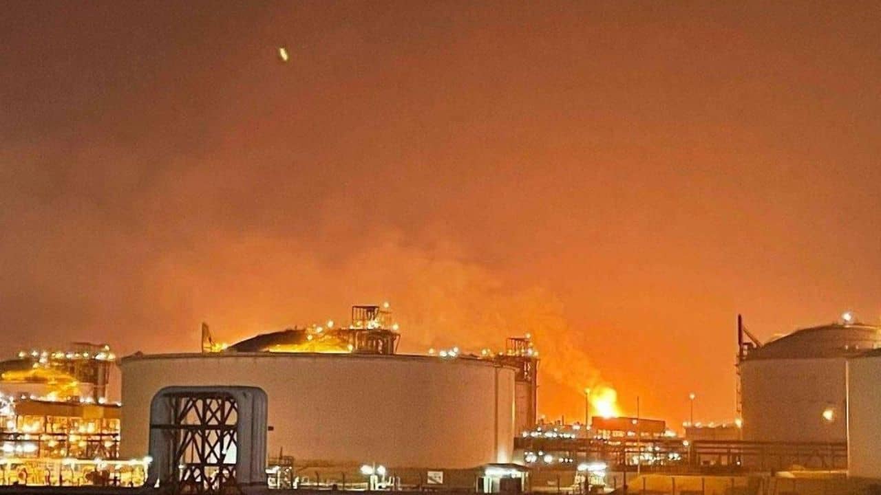 Qatar LNG Explosion: কাতারে বিস্ফোরণের ঘটনায় মৃত ১৩ জনের মধ্যে ১২ জনই ভারতীয়, শোকপ্রকাশ দূতাবাসের
