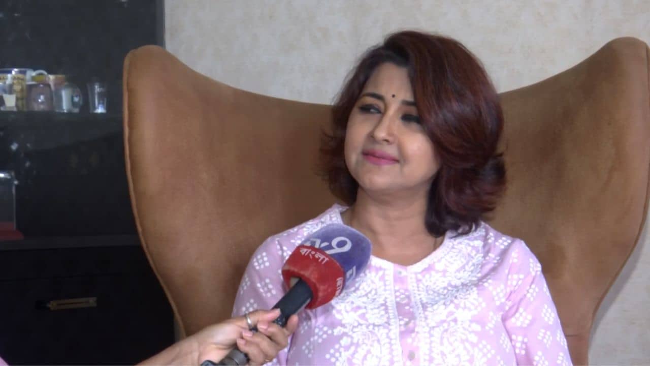 Rachana Bandopadhyay:  সেই সময় বোরখা পরে মেট্রো করে বাড়ি ফিরেছি, কোন অভিজ্ঞতা শেয়ার করলেন রচনা?