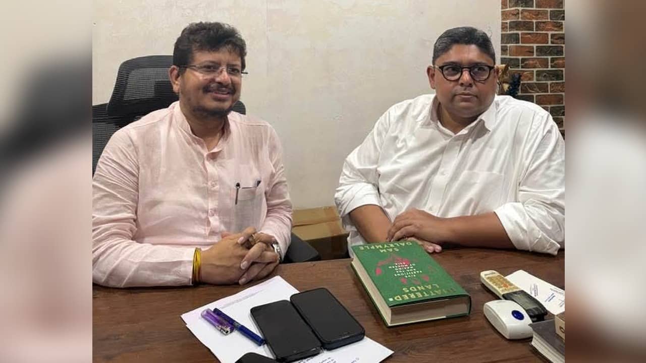 Ritabrata Banerjees meeting: অভিষেকের নাড়ির খবর জানা অতি ঘনিষ্ঠ উকিলের সঙ্গে দেখা করলেন ঋতব্রত