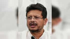 কোর্ট পেপারে সই করিয়ে নিলেন ঋতব্রত