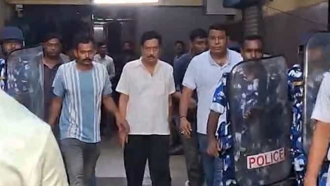 'বেপাত্তা' স্ত্রী, ফ্রিজ করা হল সব্যসাচী দত্তর ৫টি অ্যাকাউন্ট